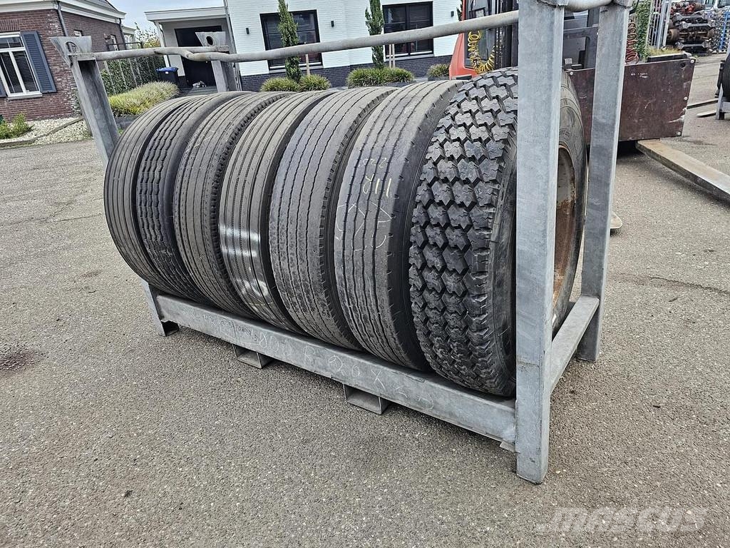 Michelin 11 X 22.5 Llantas