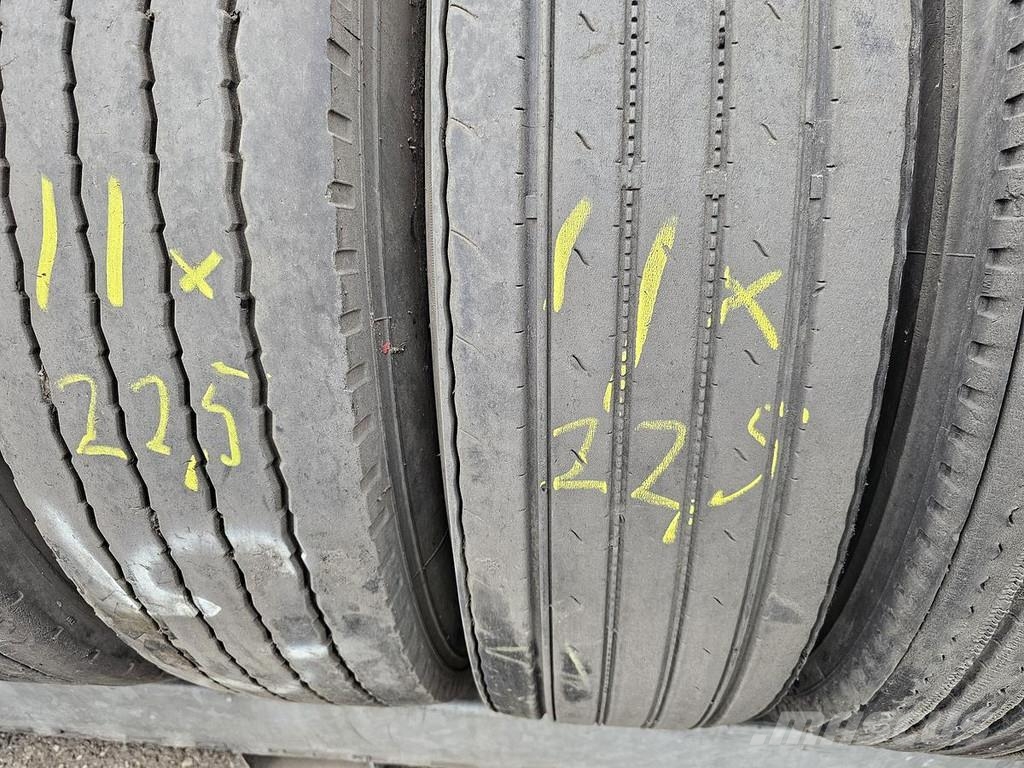 Michelin 11 X 22.5 Llantas