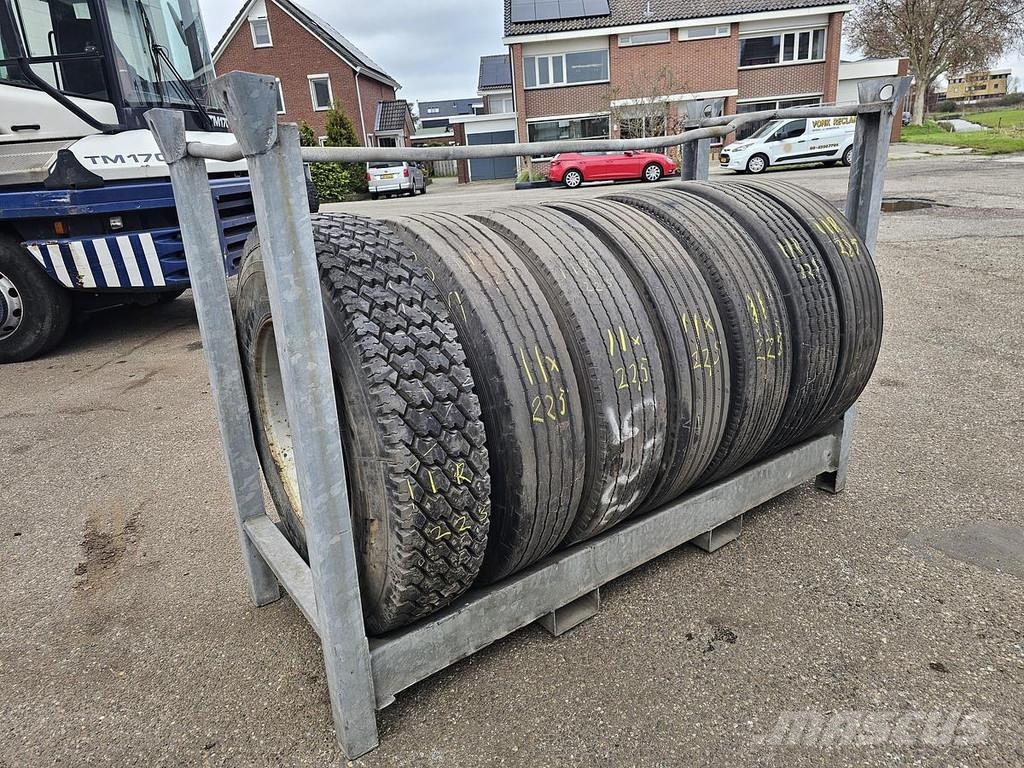 Michelin 11 X 22.5 Llantas