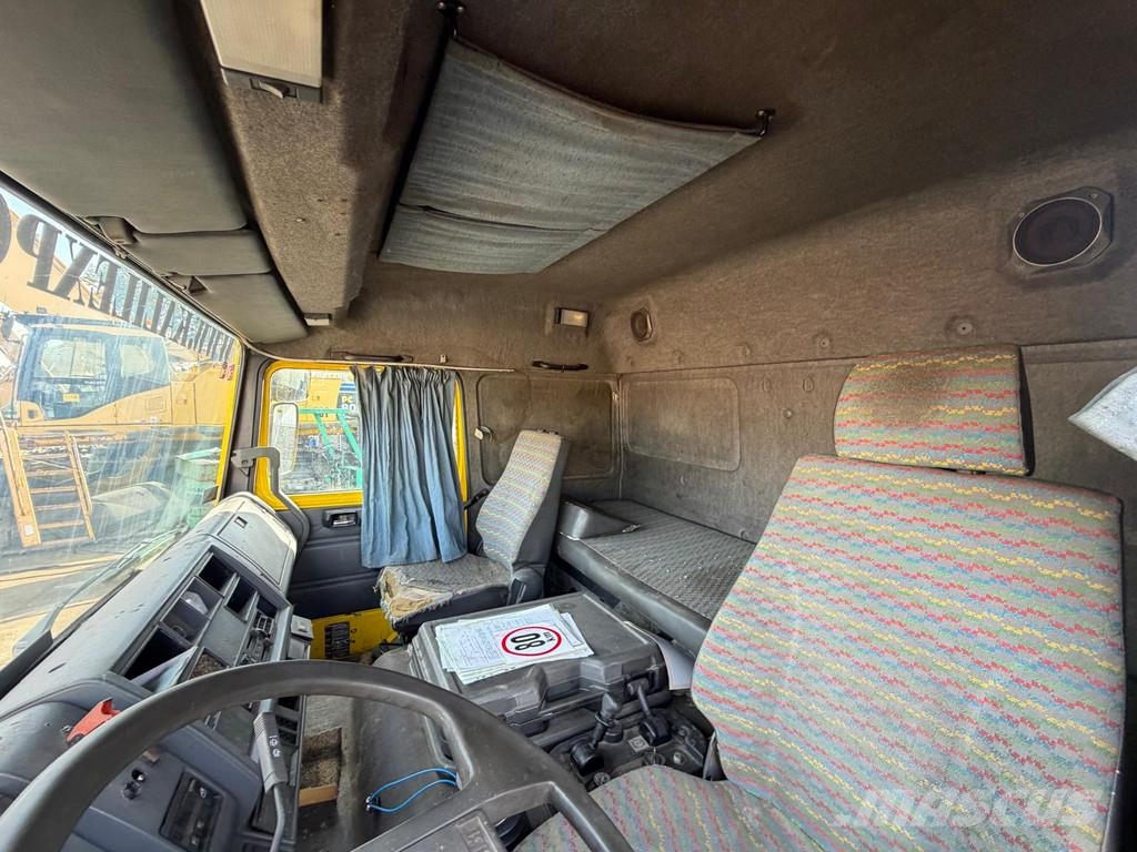 Renault G330 G330 - Tractor - Manual Gearbox - Full Steel Sattelzugmaschinen