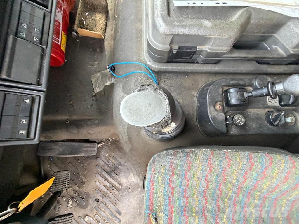 Renault G330 G330 - Tractor - Manual Gearbox - Full Steel Sattelzugmaschinen