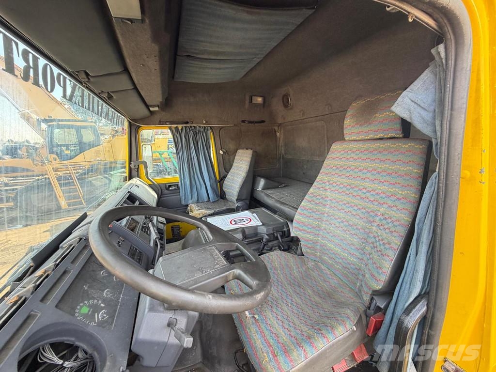 Renault G330 G330 - Tractor - Manual Gearbox - Full Steel Sattelzugmaschinen