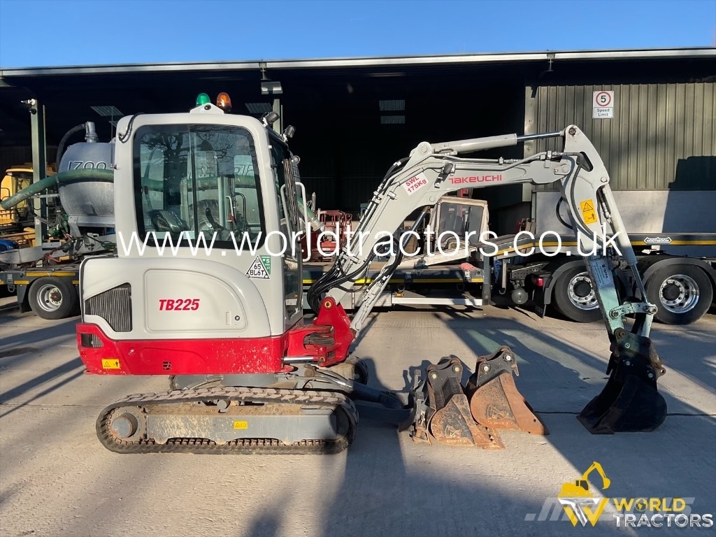 Takeuchi TB 225 Minigravere <7t