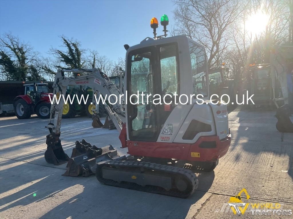 Takeuchi TB 225 Minigravere <7t