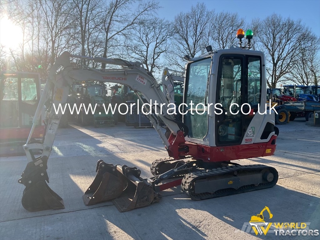 Takeuchi TB 225 Minigravere <7t