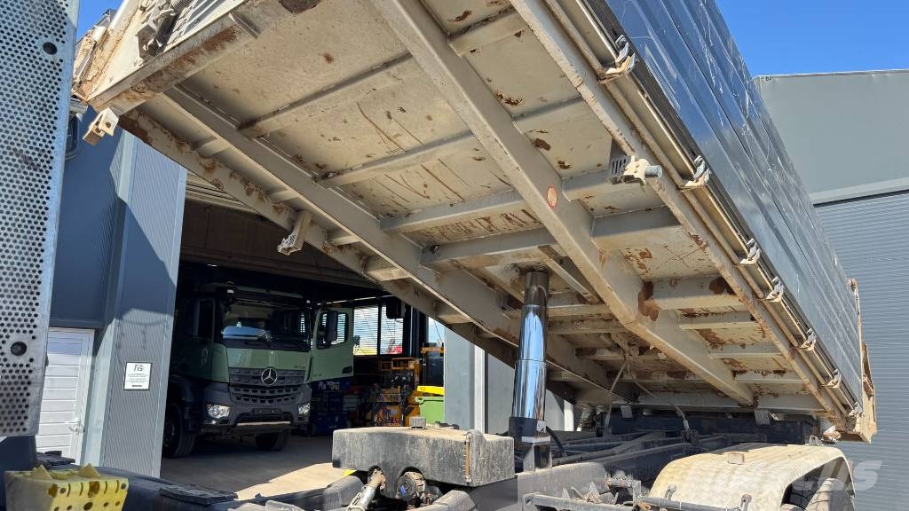 Mercedes-Benz ACTROS 3241 8x4 3 sided tipper - EPS - retarder Camiones bañeras basculantes o volquetes
