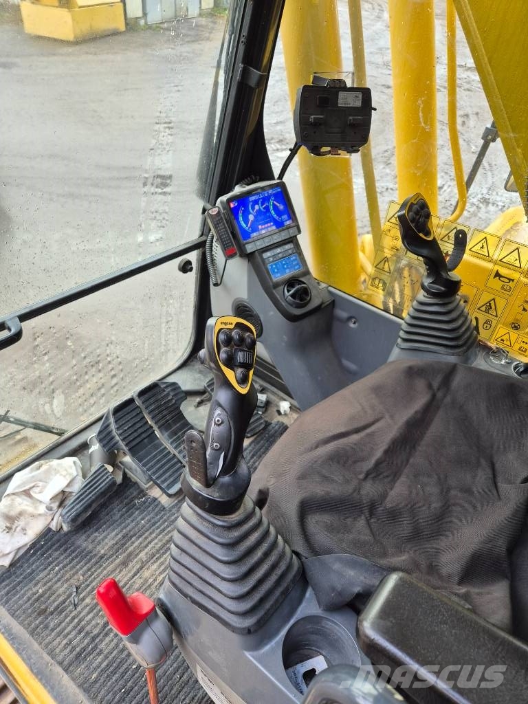 Komatsu HB 215 LC-2 Escavatori cingolati