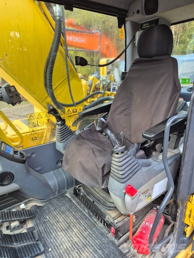 Komatsu HB 215 LC-2 Escavatori cingolati