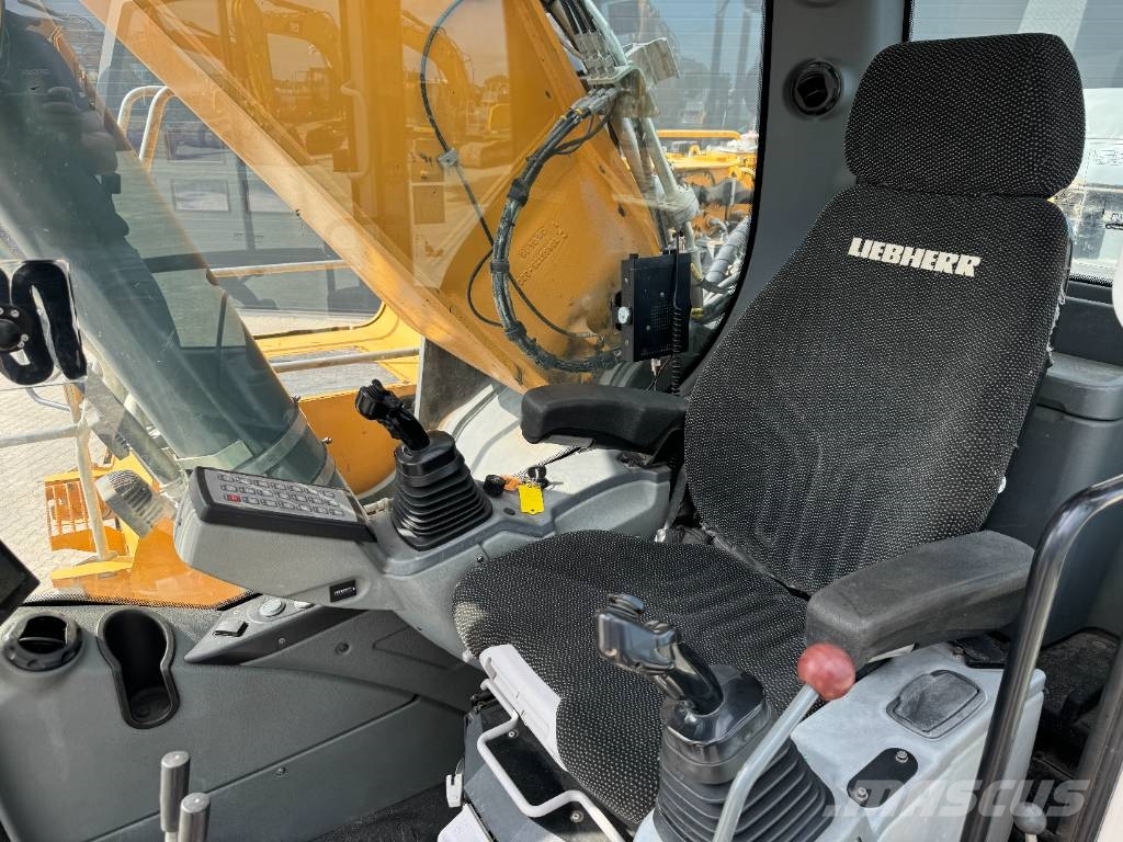 Liebherr R946 LC Kāpurķēžu ekskavatori