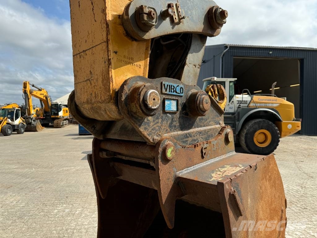 Liebherr R946 LC Kāpurķēžu ekskavatori