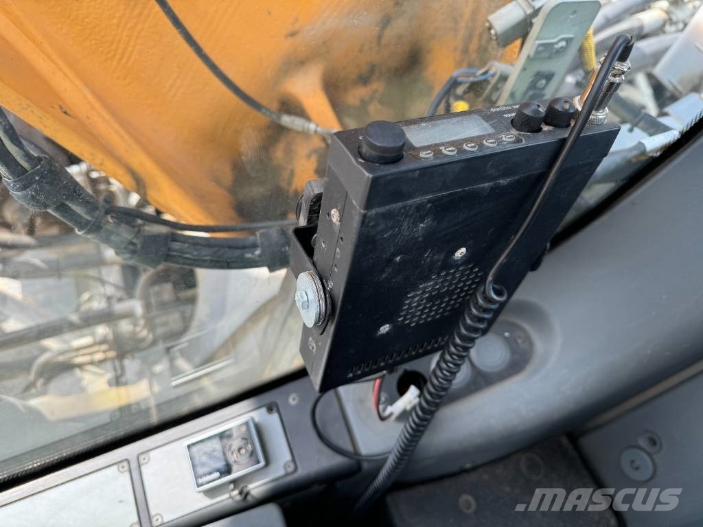 Liebherr R946 LC Kāpurķēžu ekskavatori