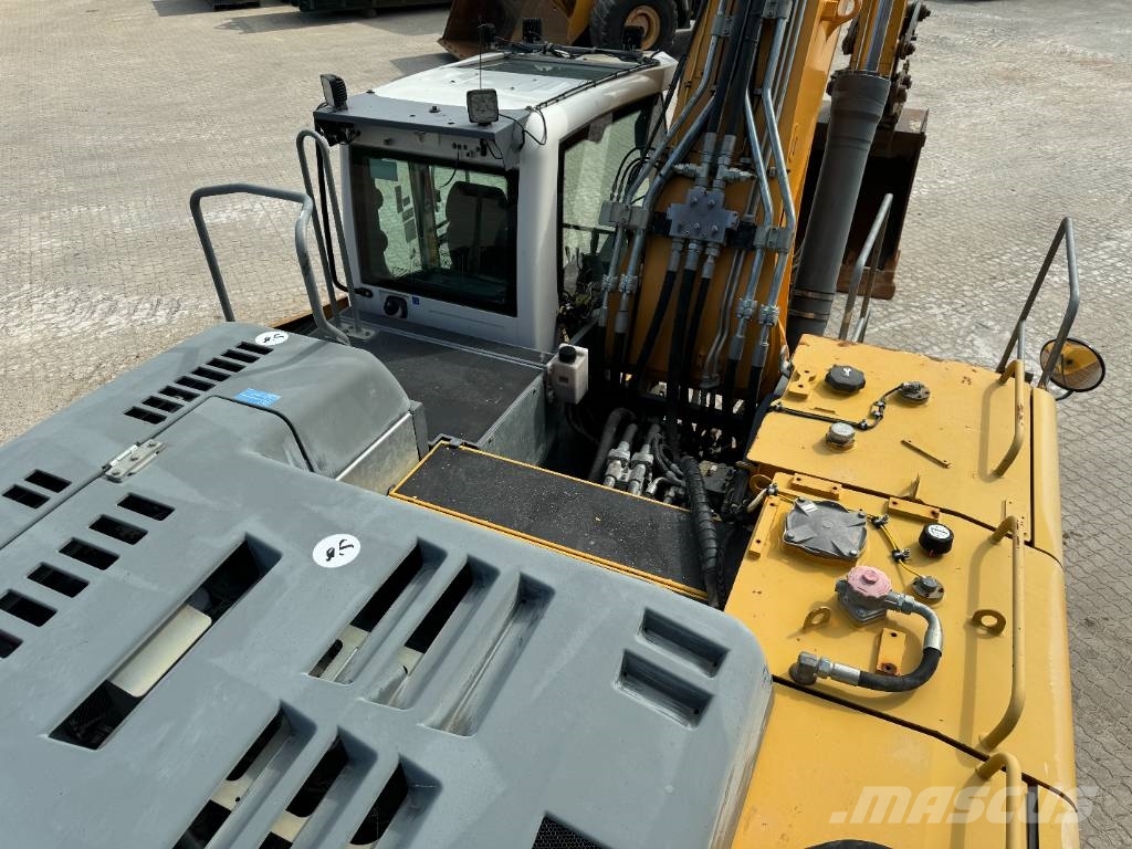 Liebherr R946 LC Kāpurķēžu ekskavatori