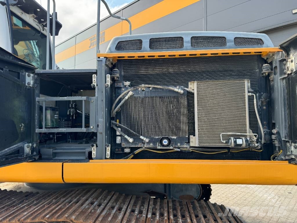 Liebherr R946 LC Kāpurķēžu ekskavatori