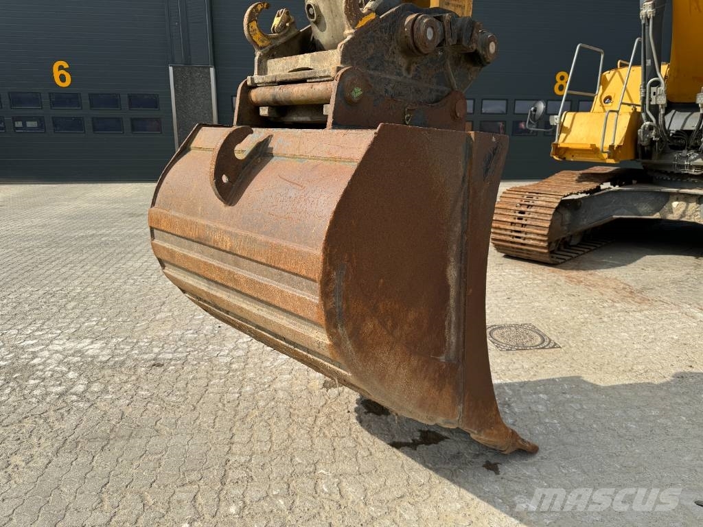 Liebherr R946 LC Kāpurķēžu ekskavatori
