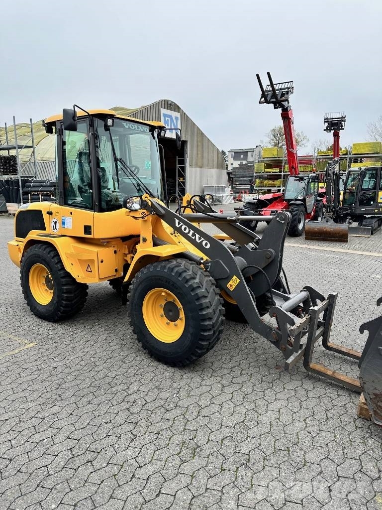 Volvo Radlader L30G 轮式装载机