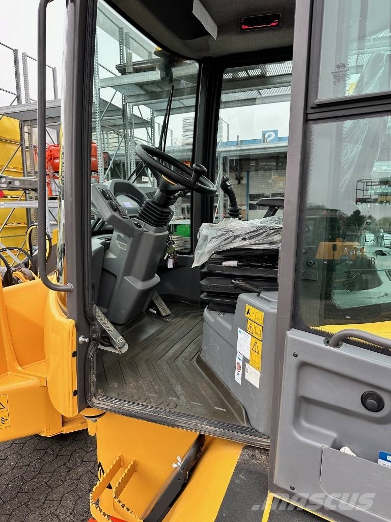 Volvo Radlader L30G 轮式装载机