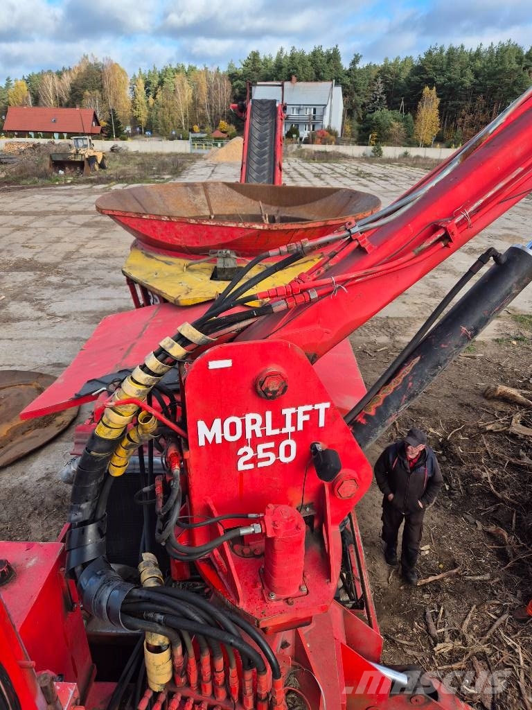 Morbark 1100 Shredders