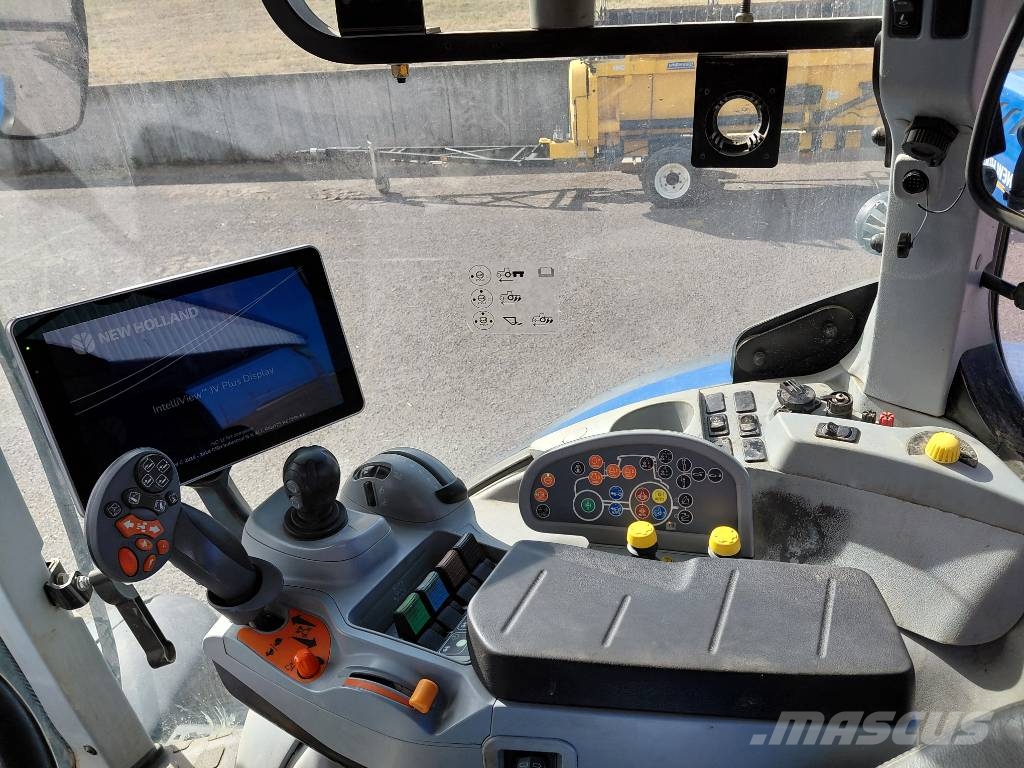 New Holland T 7.270 AC Traktori