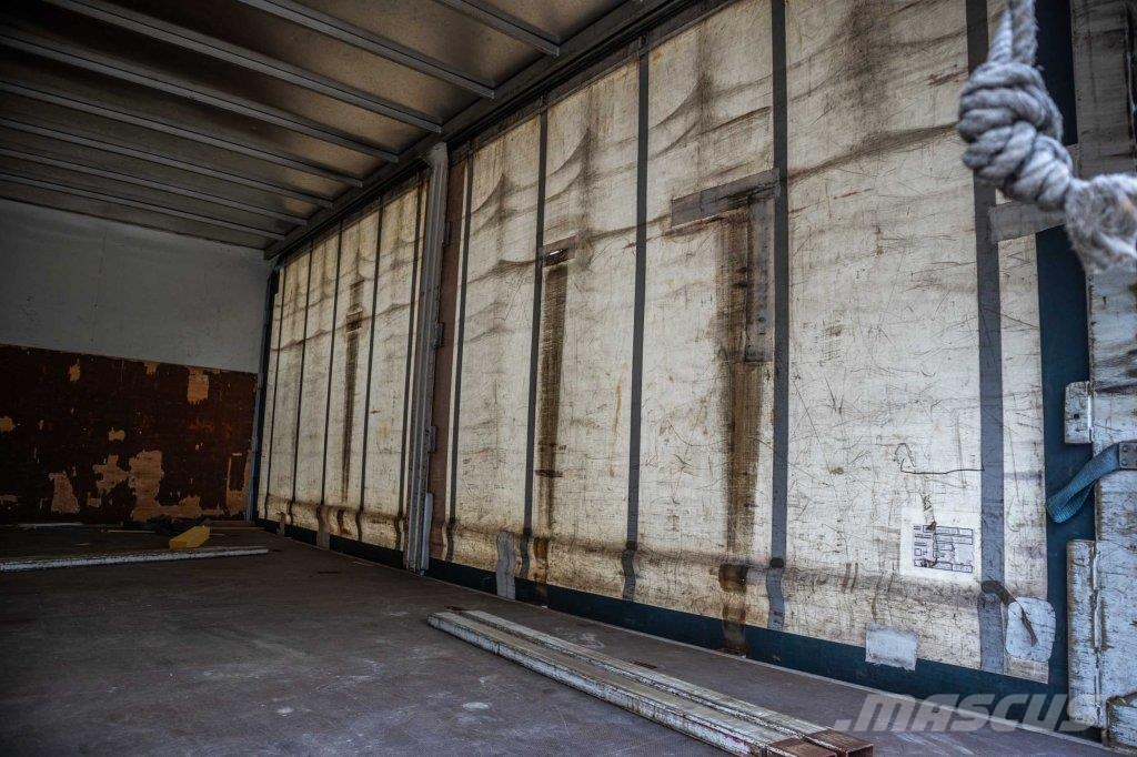 Iveco EUROCARGO 160E25 Camiones de caja de lona