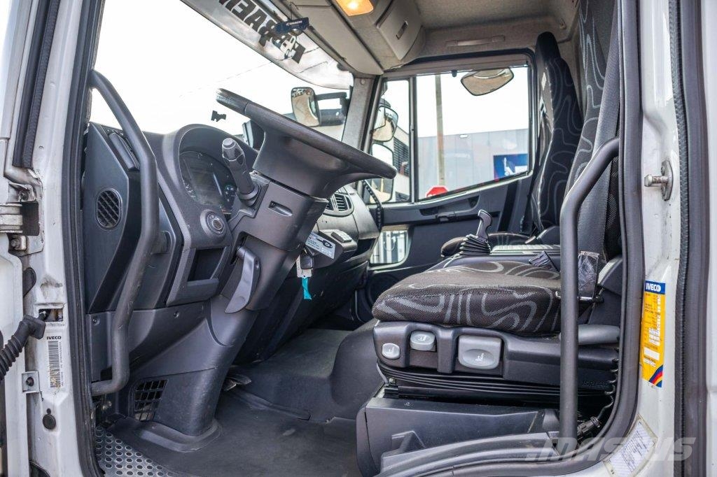 Iveco EUROCARGO 160E25 Camiones de caja de lona