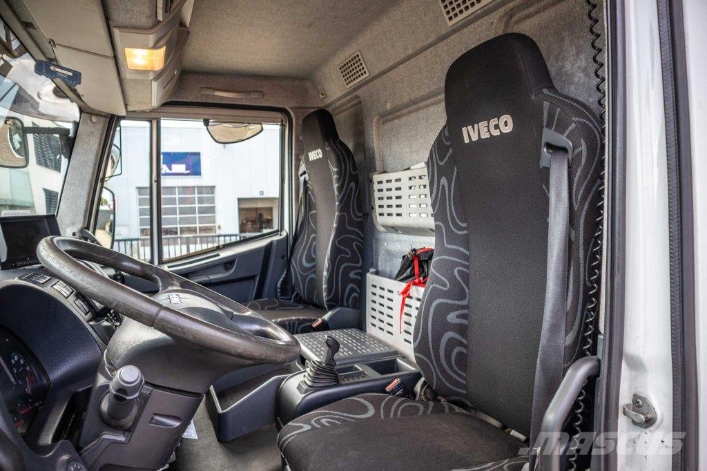 Iveco EUROCARGO 160E25 Camiones de caja de lona