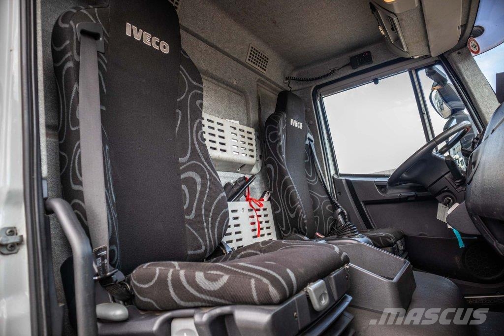 Iveco EUROCARGO 160E25 Camiones de caja de lona