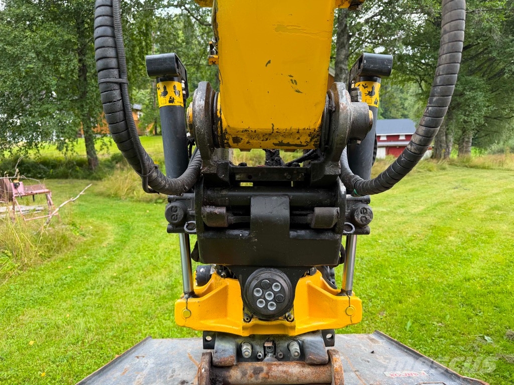 Komatsu PW 148-11  휠 굴삭기