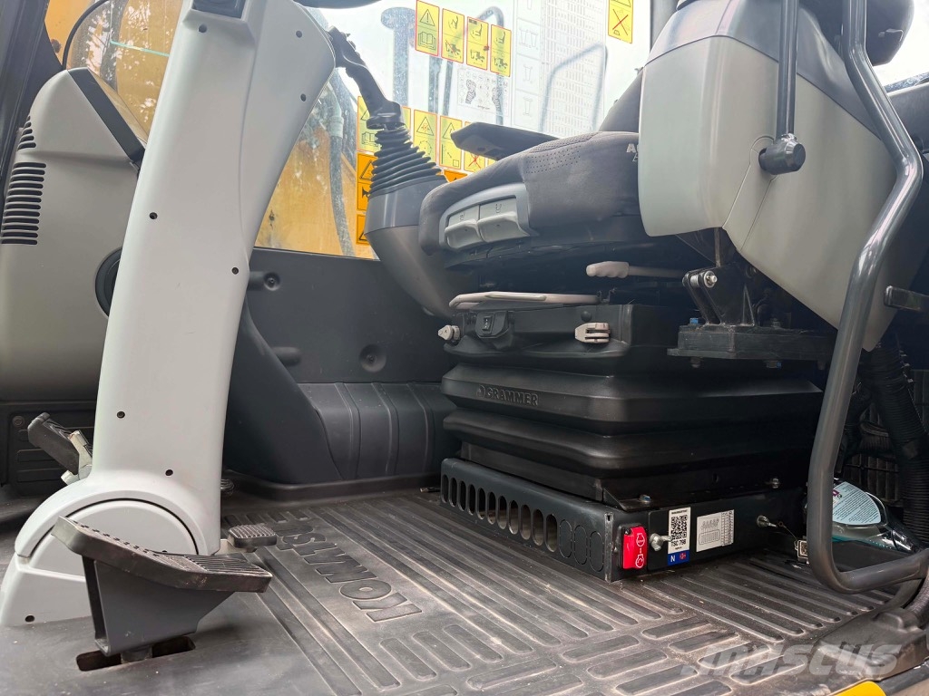 Komatsu PW 148-11  휠 굴삭기