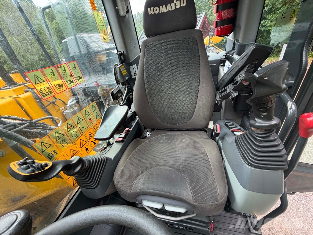 Komatsu PW 148-11  휠 굴삭기