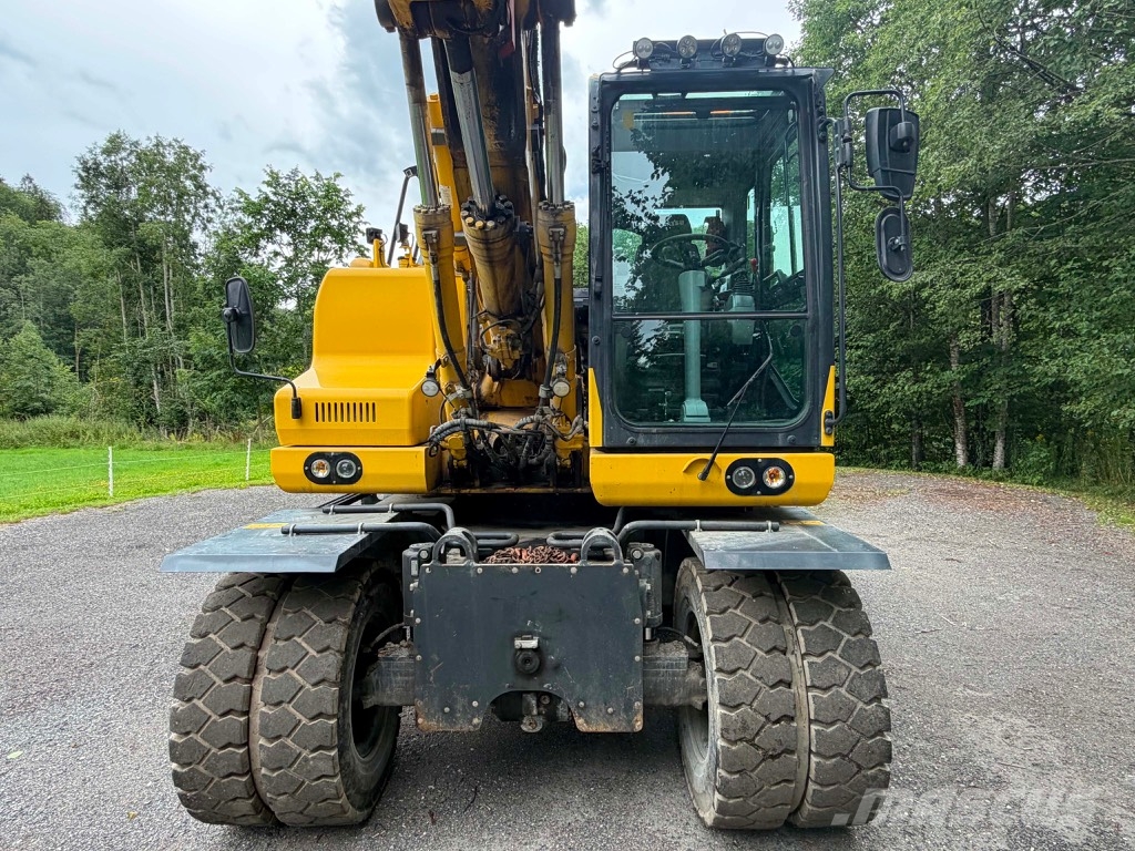 Komatsu PW 148-11  휠 굴삭기