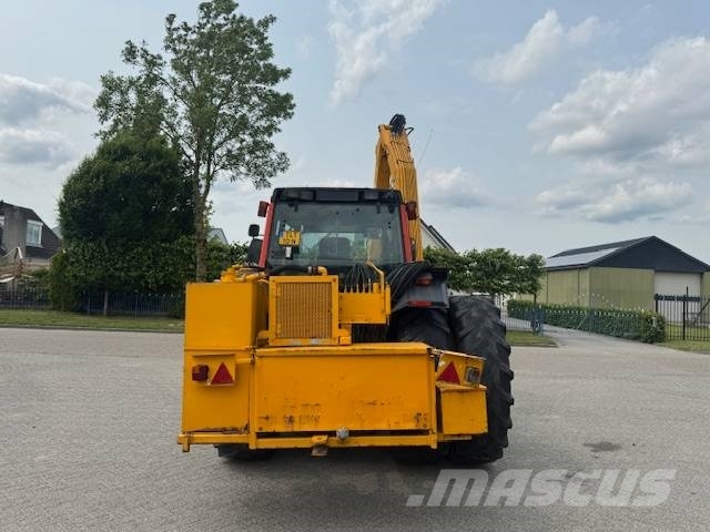 Valtra 8150 hitech met Bos maaiarm met klepelmaaier 拖拉机/农用车