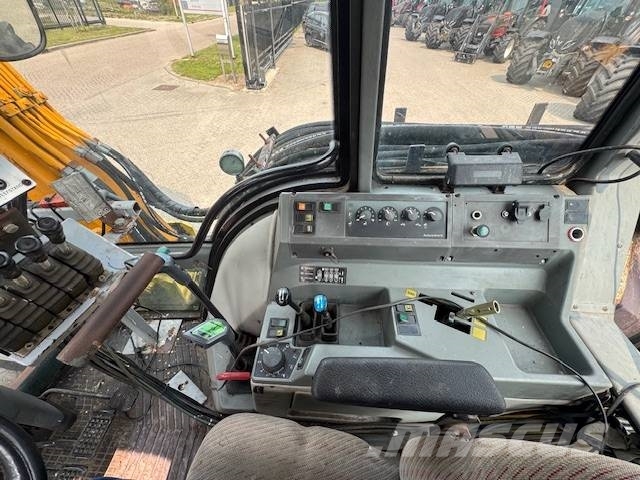 Valtra 8150 hitech met Bos maaiarm met klepelmaaier 拖拉机/农用车