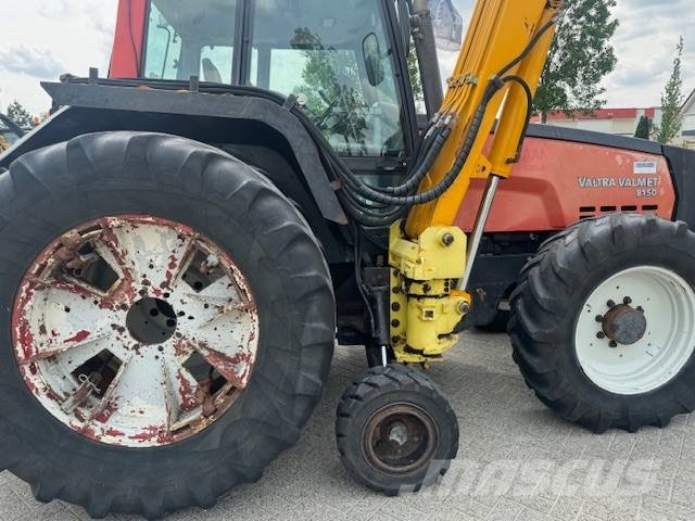 Valtra 8150 hitech met Bos maaiarm met klepelmaaier 拖拉机/农用车
