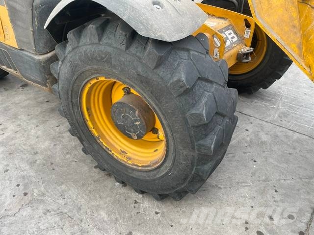 JCB 531-70 Poljoprivredni teleskopski utovarivači
