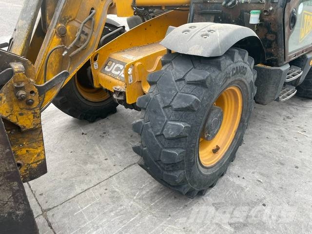 JCB 531-70 Poljoprivredni teleskopski utovarivači