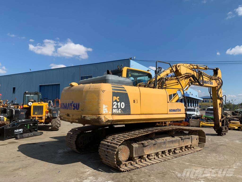 Komatsu PC 210 NLC-8 حفارات زحافة