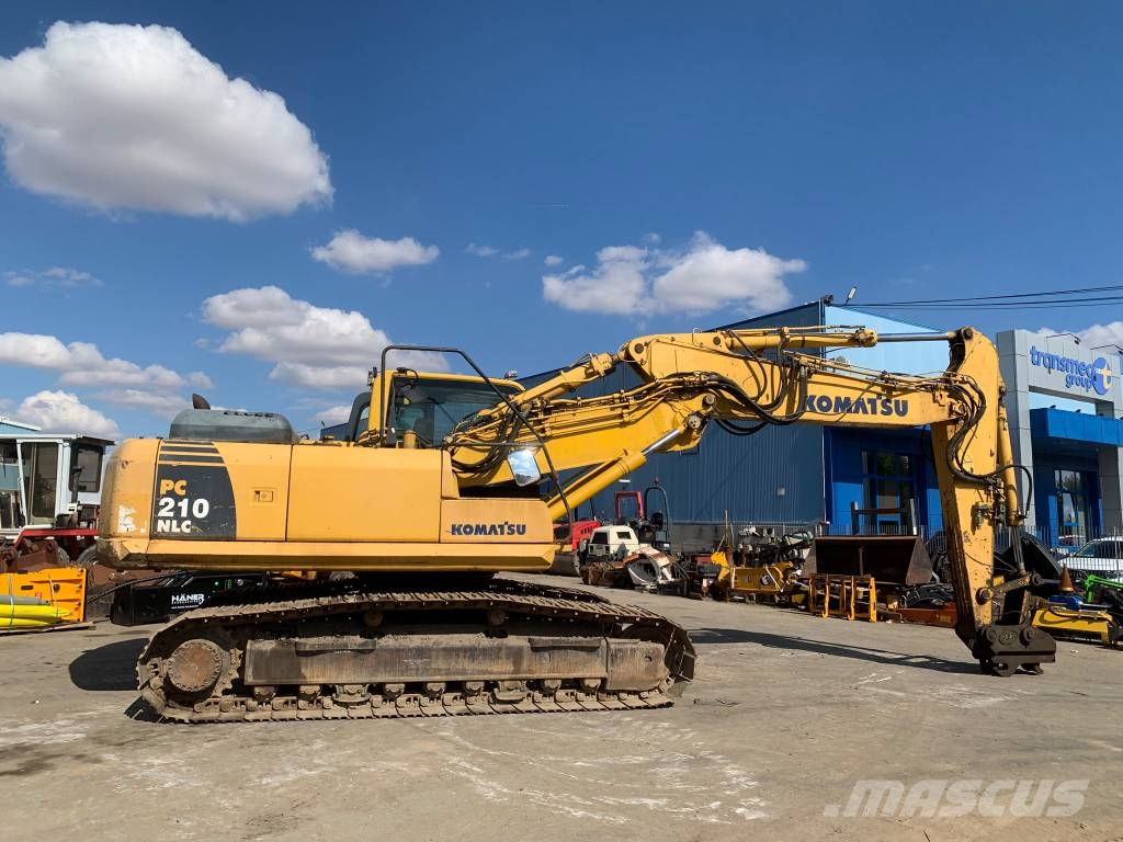 Komatsu PC 210 NLC-8 حفارات زحافة