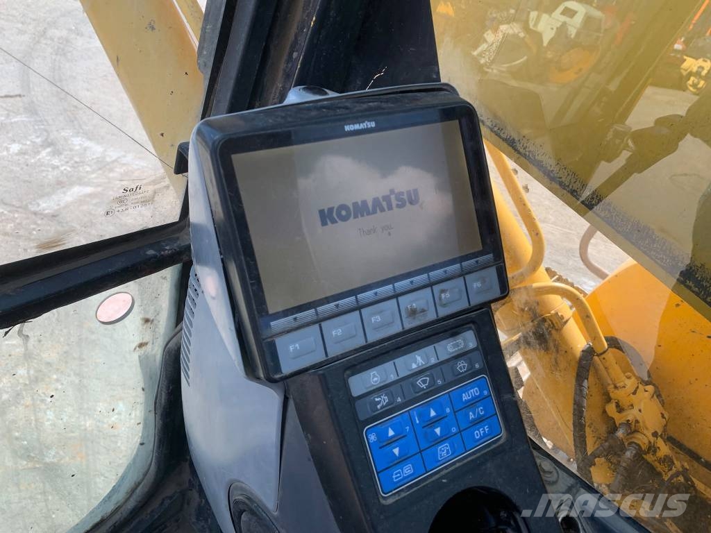 Komatsu PC 210 NLC-8 حفارات زحافة