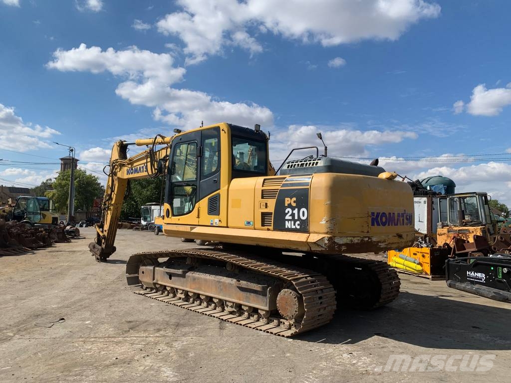Komatsu PC 210 NLC-8 حفارات زحافة