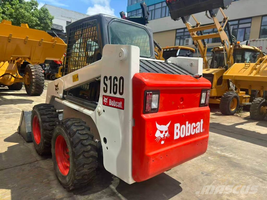 Bobcat S160 Lietoti riteņu kompaktiekrāvēji