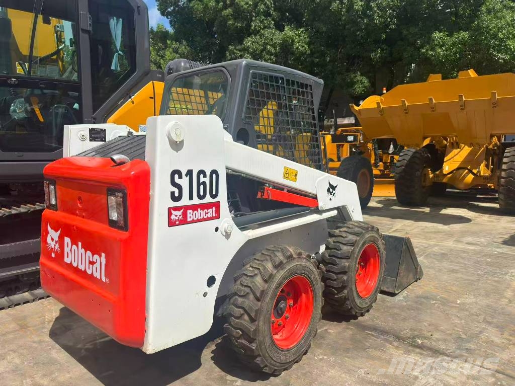 Bobcat S160 Lietoti riteņu kompaktiekrāvēji