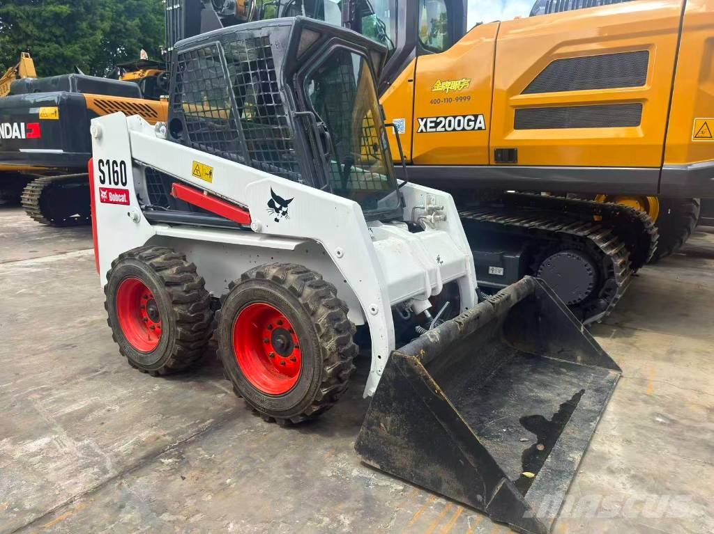 Bobcat S160 Lietoti riteņu kompaktiekrāvēji