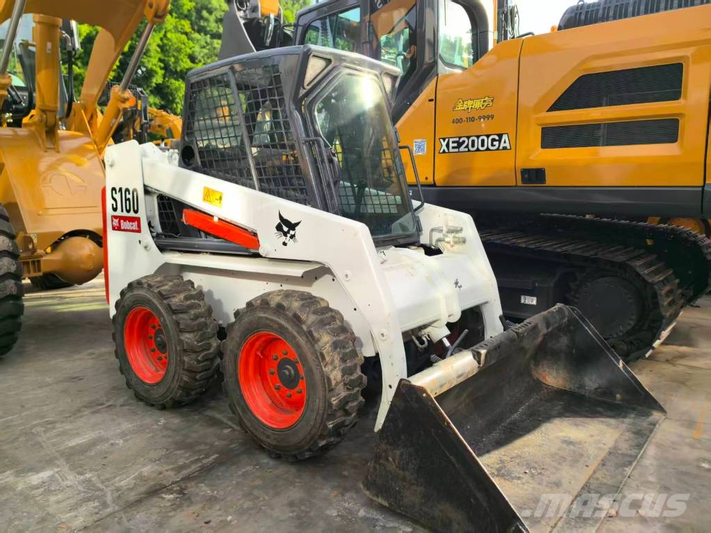 Bobcat S160 Lietoti riteņu kompaktiekrāvēji