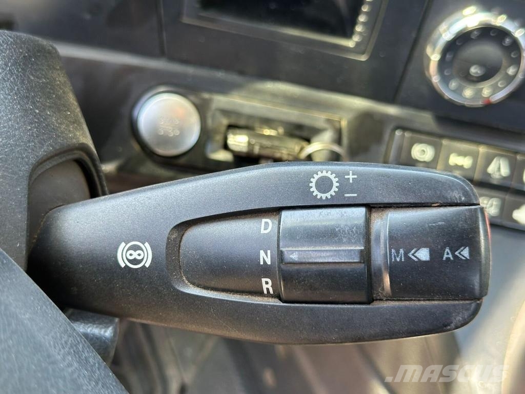 Mercedes-Benz Antos 1846 شاحنات لوادر