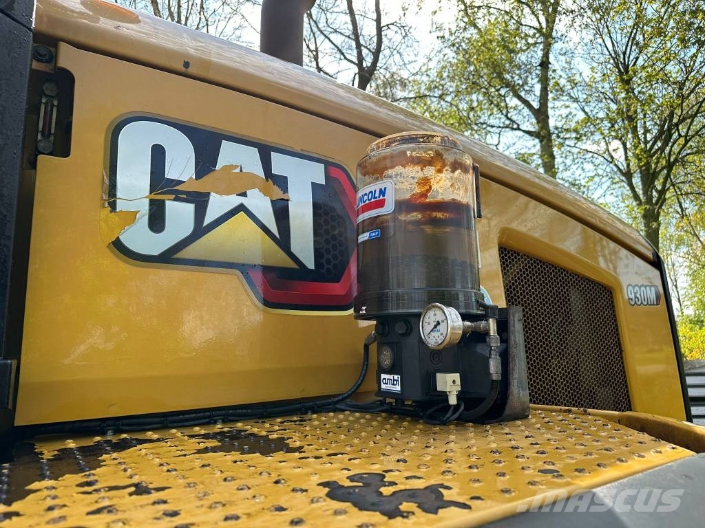 CAT 930 Колесни товарачи