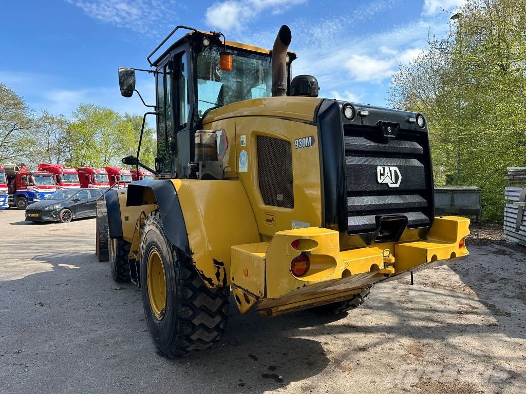 CAT 930 Колесни товарачи