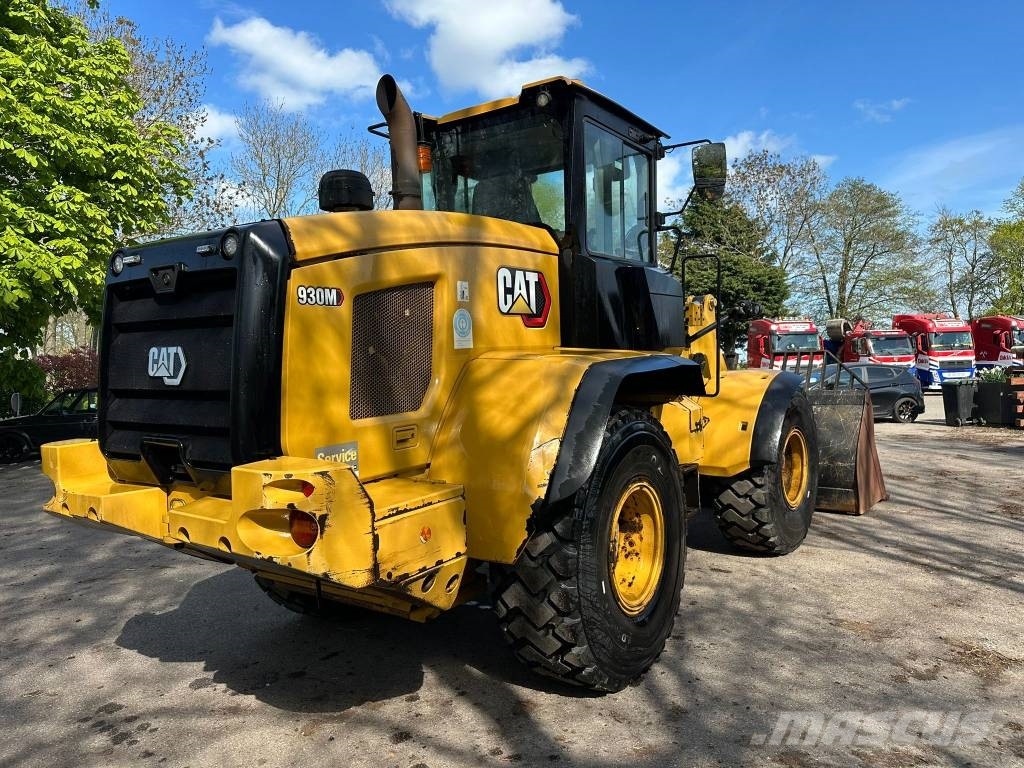 CAT 930 Колесни товарачи