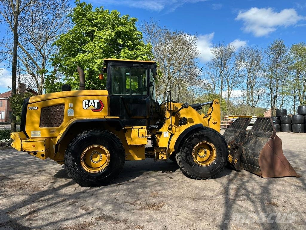 CAT 930 Колесни товарачи