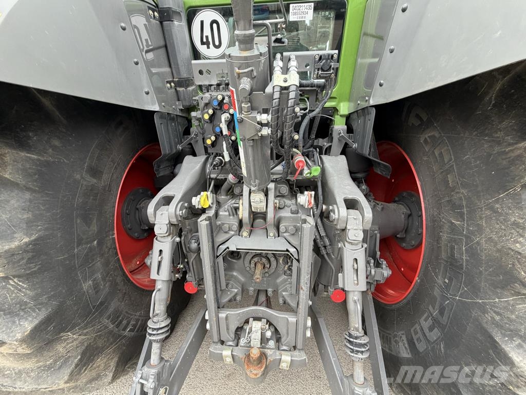 Fendt 824 VARIO PROFI + Tractoren