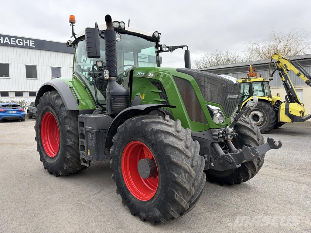 Fendt 824 VARIO PROFI + Трактори